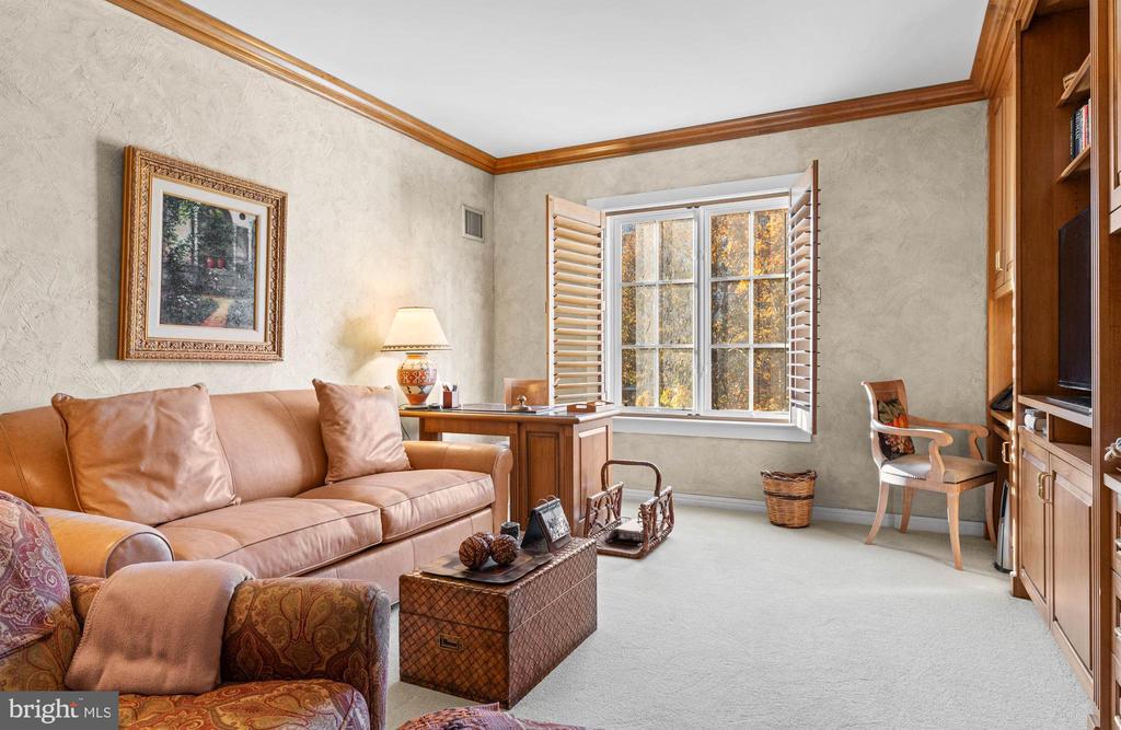 190 PRESIDENTIAL BOULEVARD Unit: 709