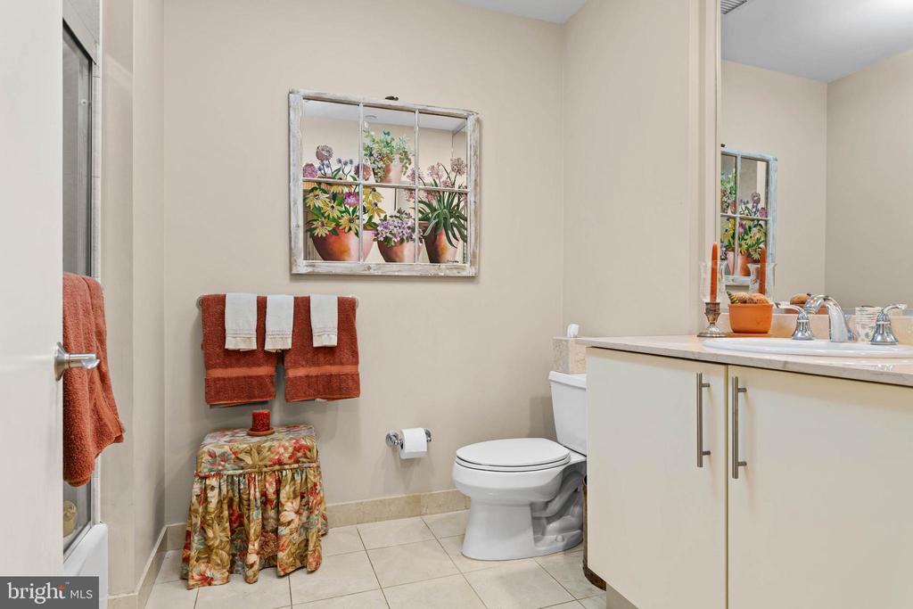 190 PRESIDENTIAL BOULEVARD Unit: 709