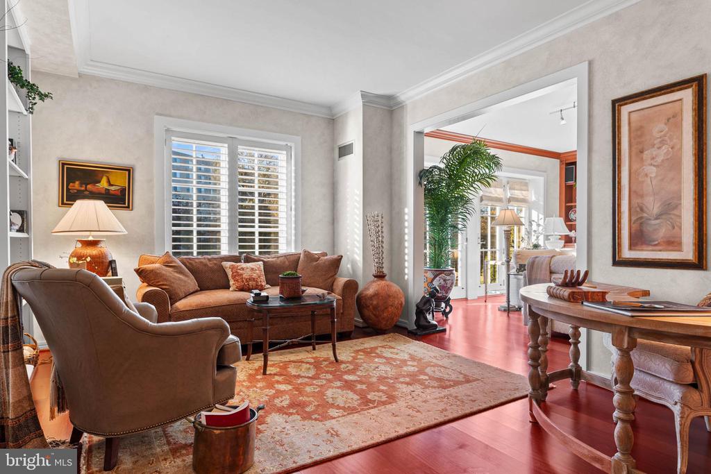 190 PRESIDENTIAL BOULEVARD Unit: 709