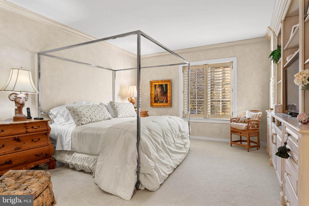 190 PRESIDENTIAL BOULEVARD Unit: 709