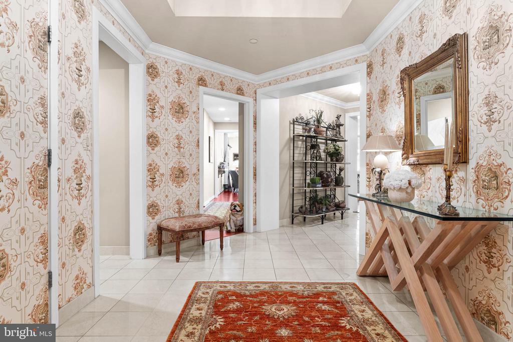 190 PRESIDENTIAL BOULEVARD Unit: 709