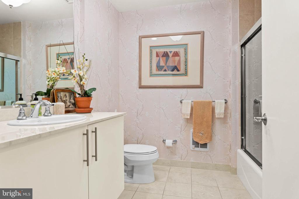 190 PRESIDENTIAL BOULEVARD Unit: 709
