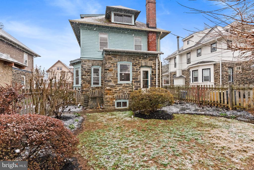 221 WAYNE AVENUE