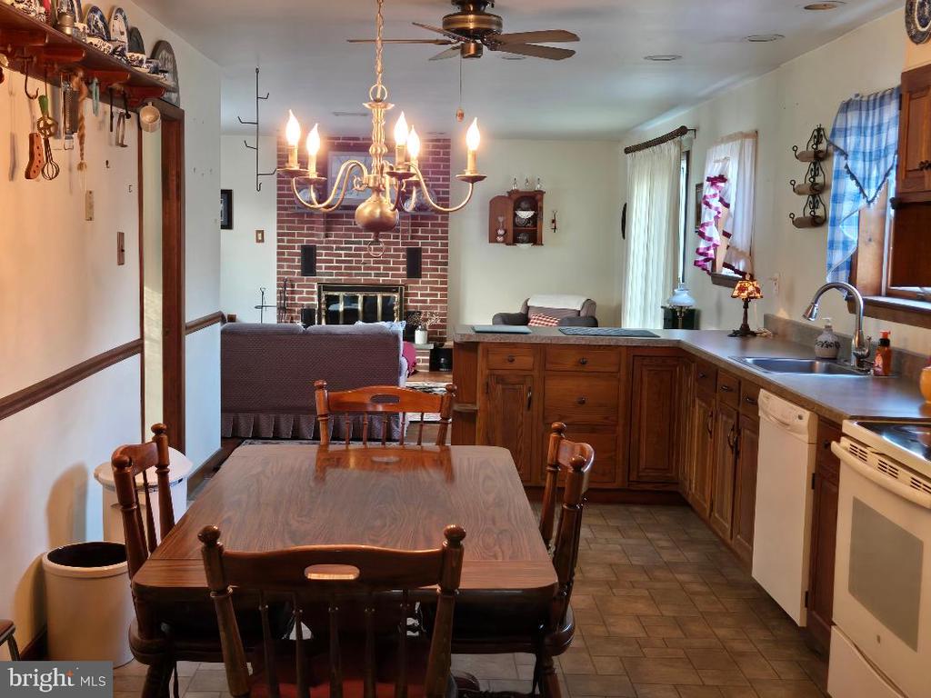 616 BEECHWOOD ROAD