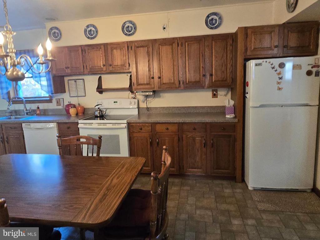 616 BEECHWOOD ROAD