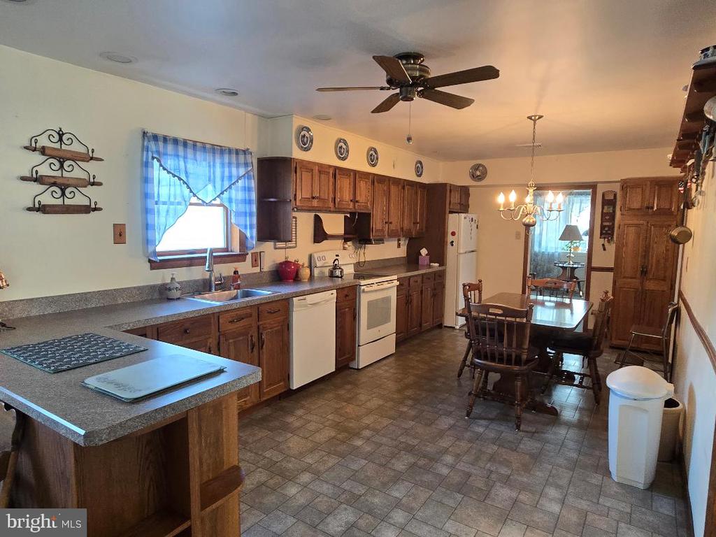 616 BEECHWOOD ROAD