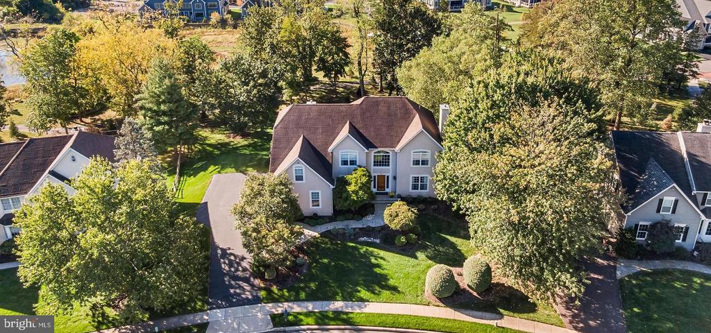 705 LAKE DRIVE