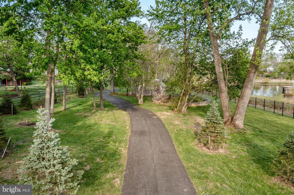 705 LAKE DRIVE