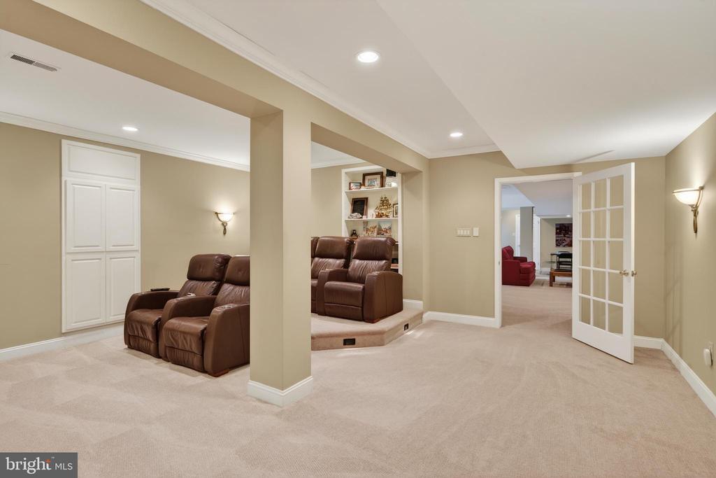 705 LAKE DRIVE