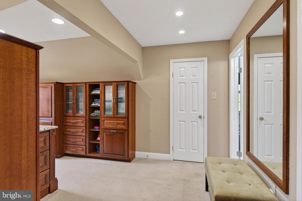 705 LAKE DRIVE