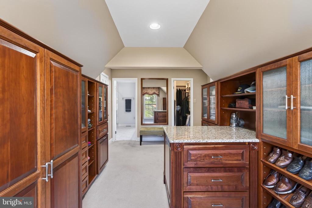 705 LAKE DRIVE