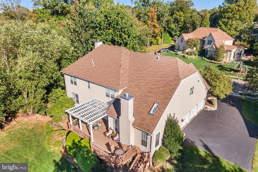 705 LAKE DRIVE