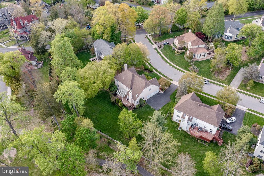705 LAKE DRIVE