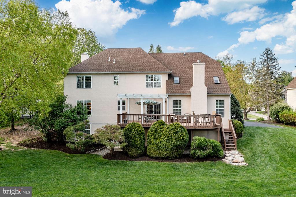 705 LAKE DRIVE
