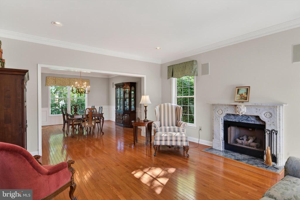 705 LAKE DRIVE