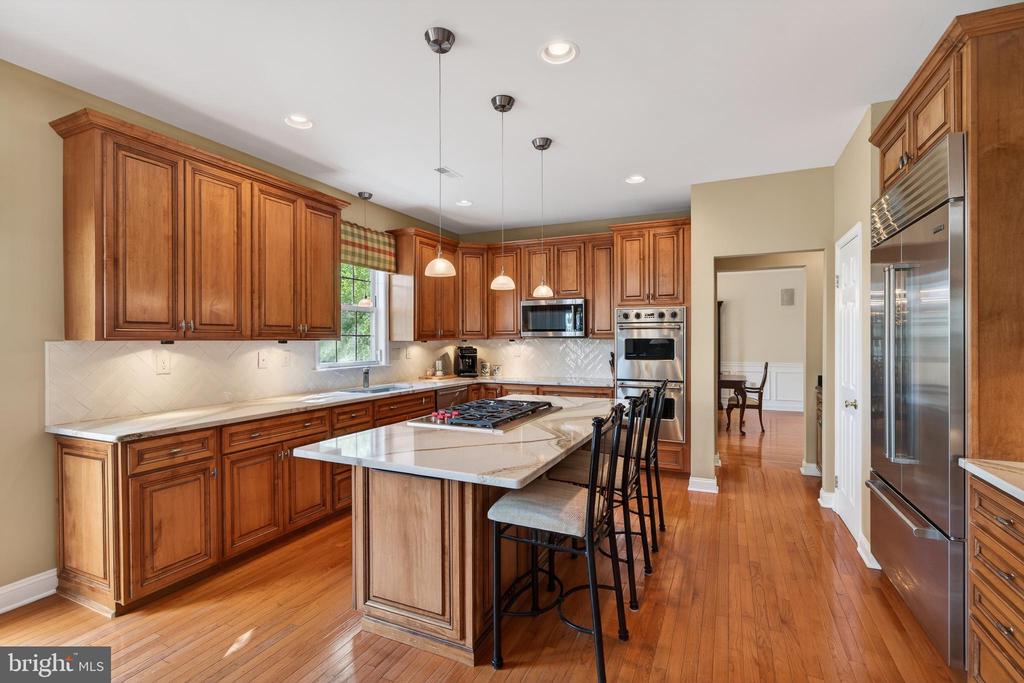 705 LAKE DRIVE