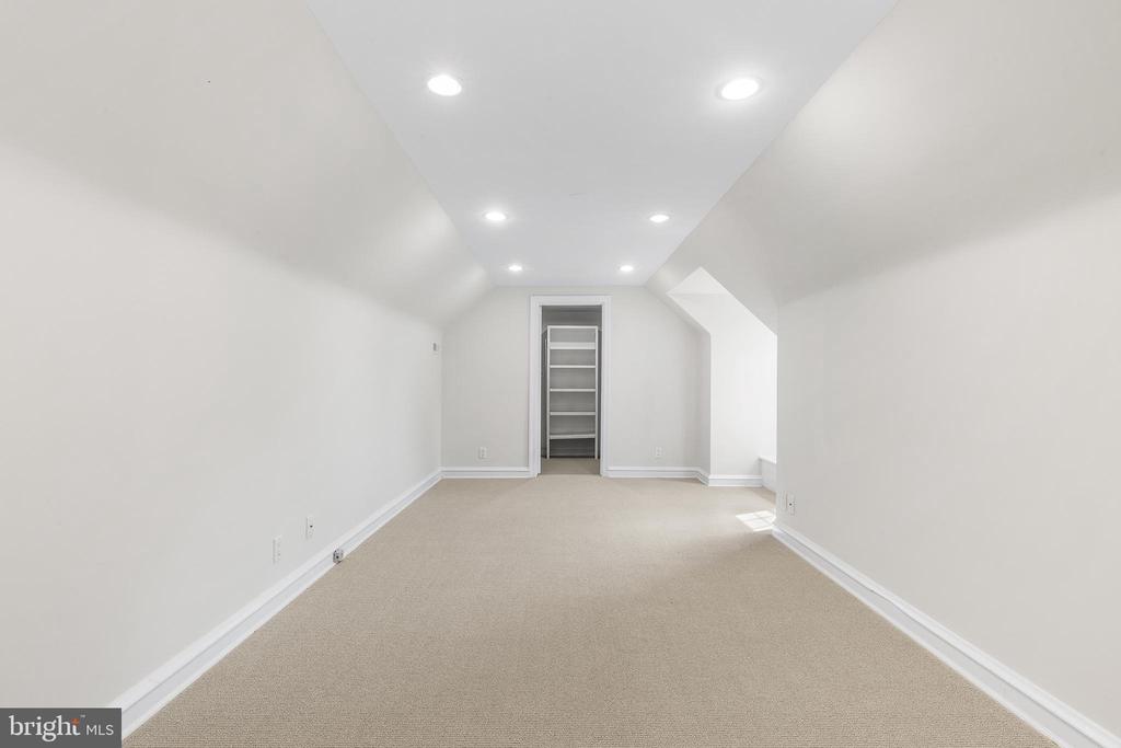 86 E PRINCETON ROAD