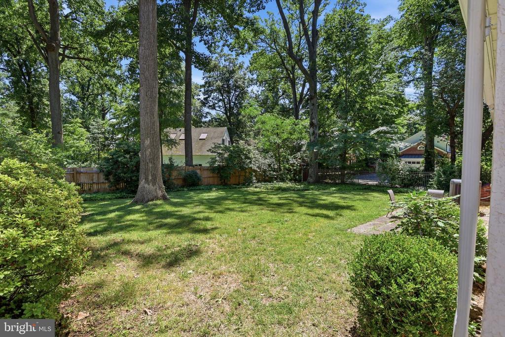 8 SABINE AVENUE