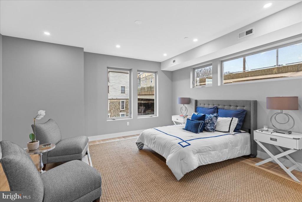 231 SHURS LANE