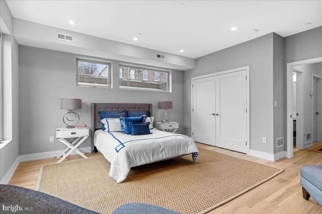 231 SHURS LANE