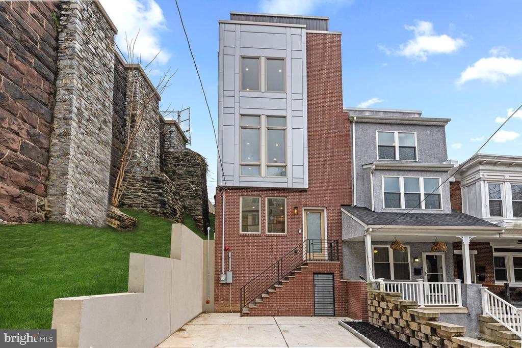 231 SHURS LANE