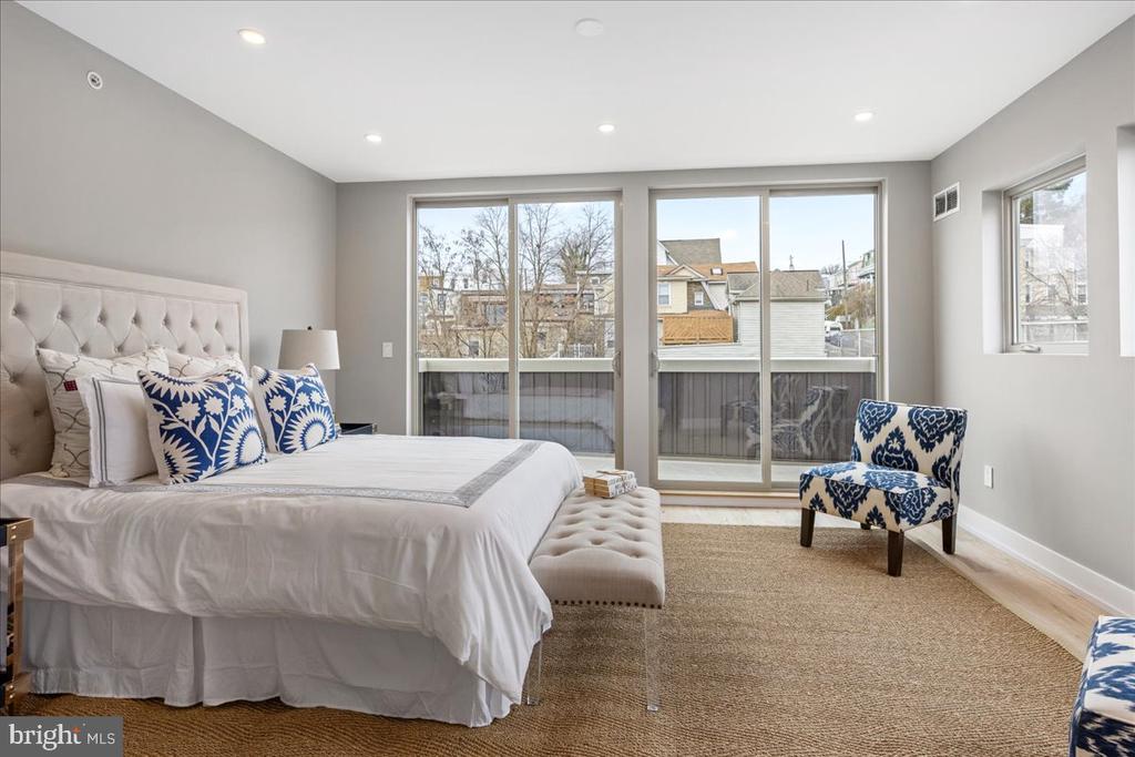 231 SHURS LANE