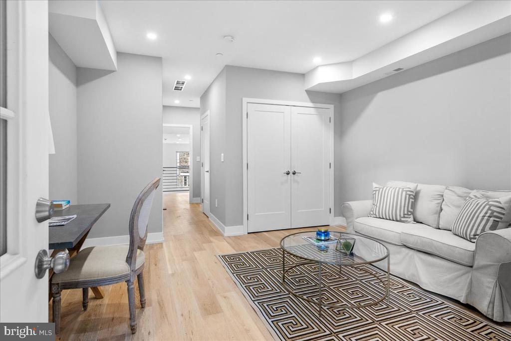 231 SHURS LANE