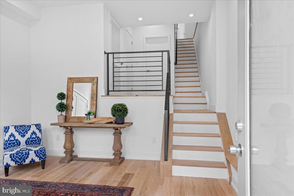 231 SHURS LANE