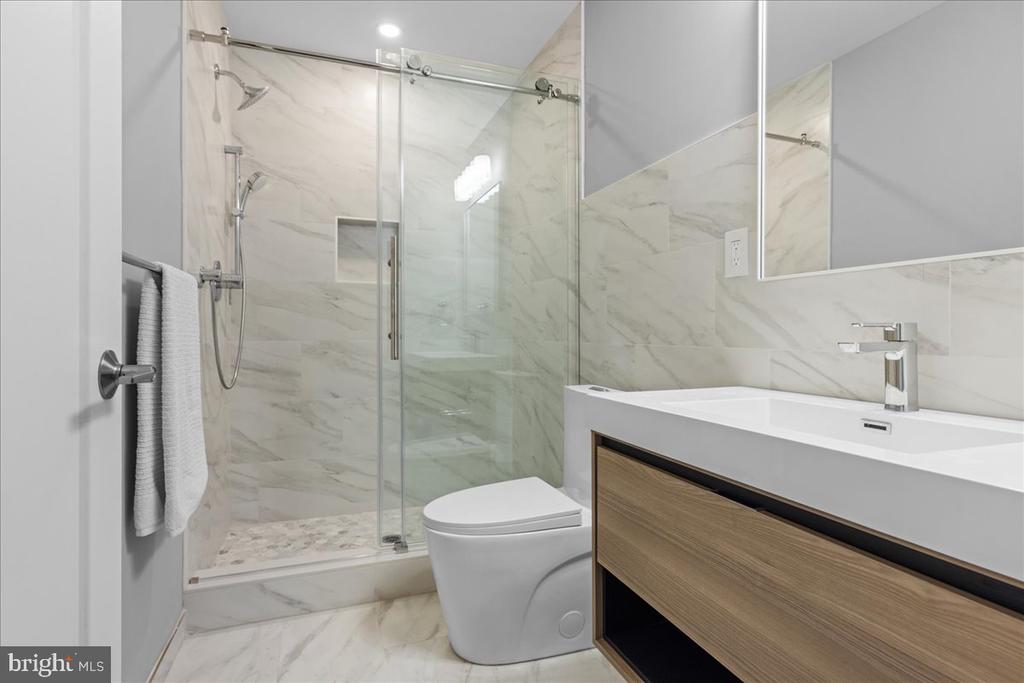 231 SHURS LANE