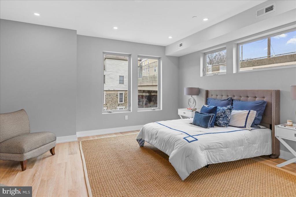 231 SHURS LANE