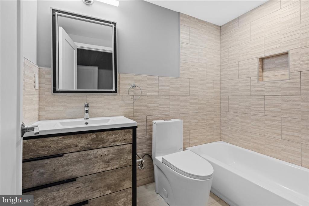 231 SHURS LANE