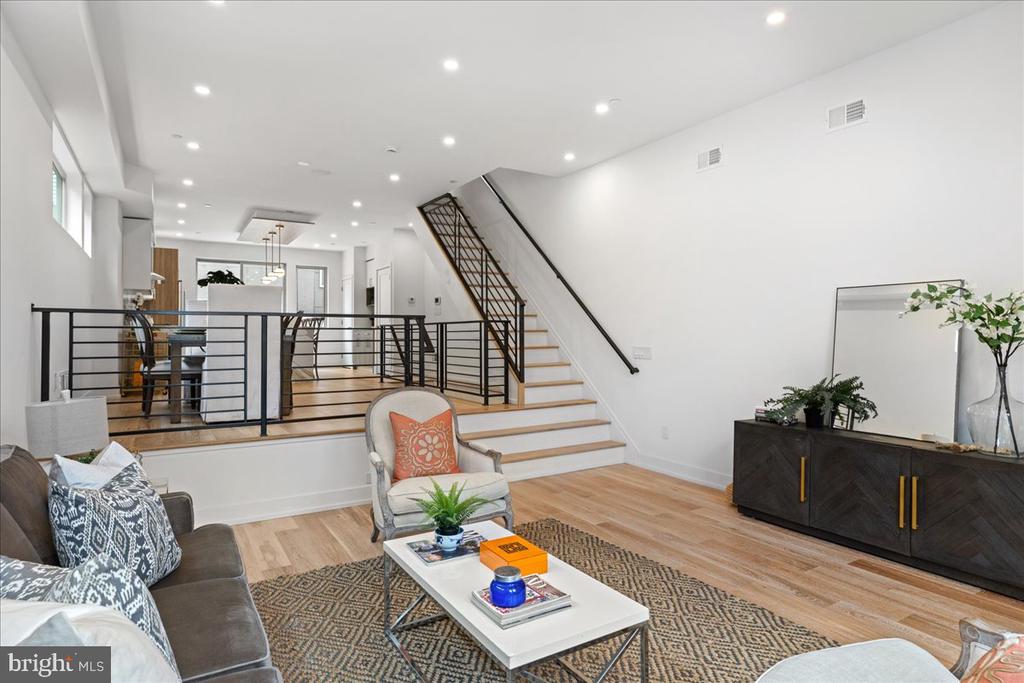 231 SHURS LANE
