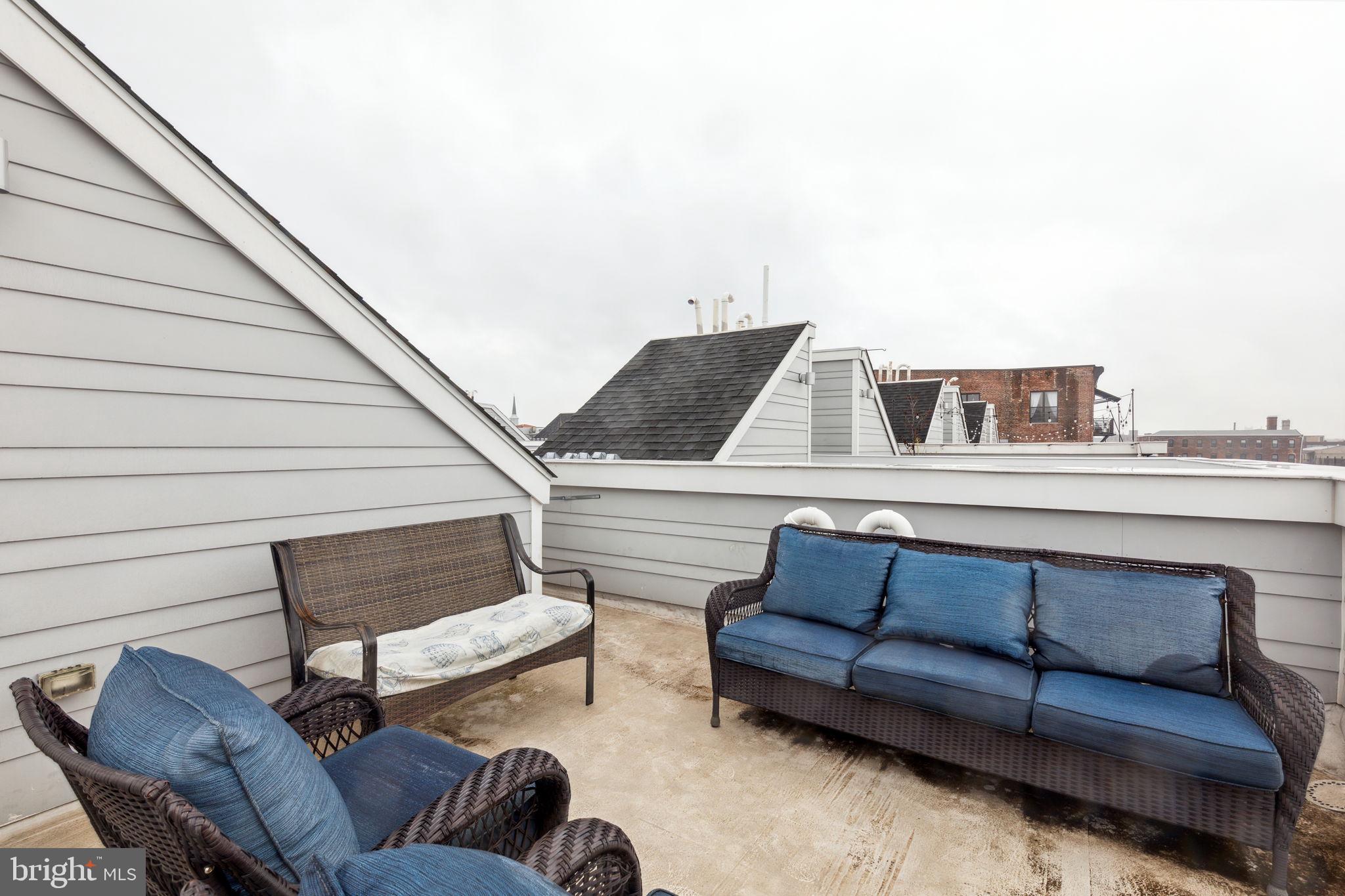 1502 N HANCOCK ST