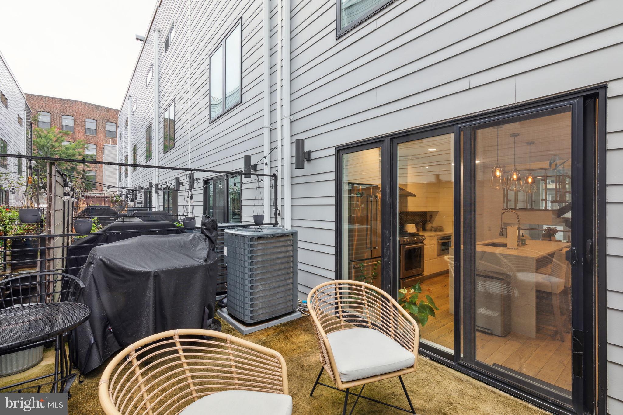 1502 N HANCOCK ST