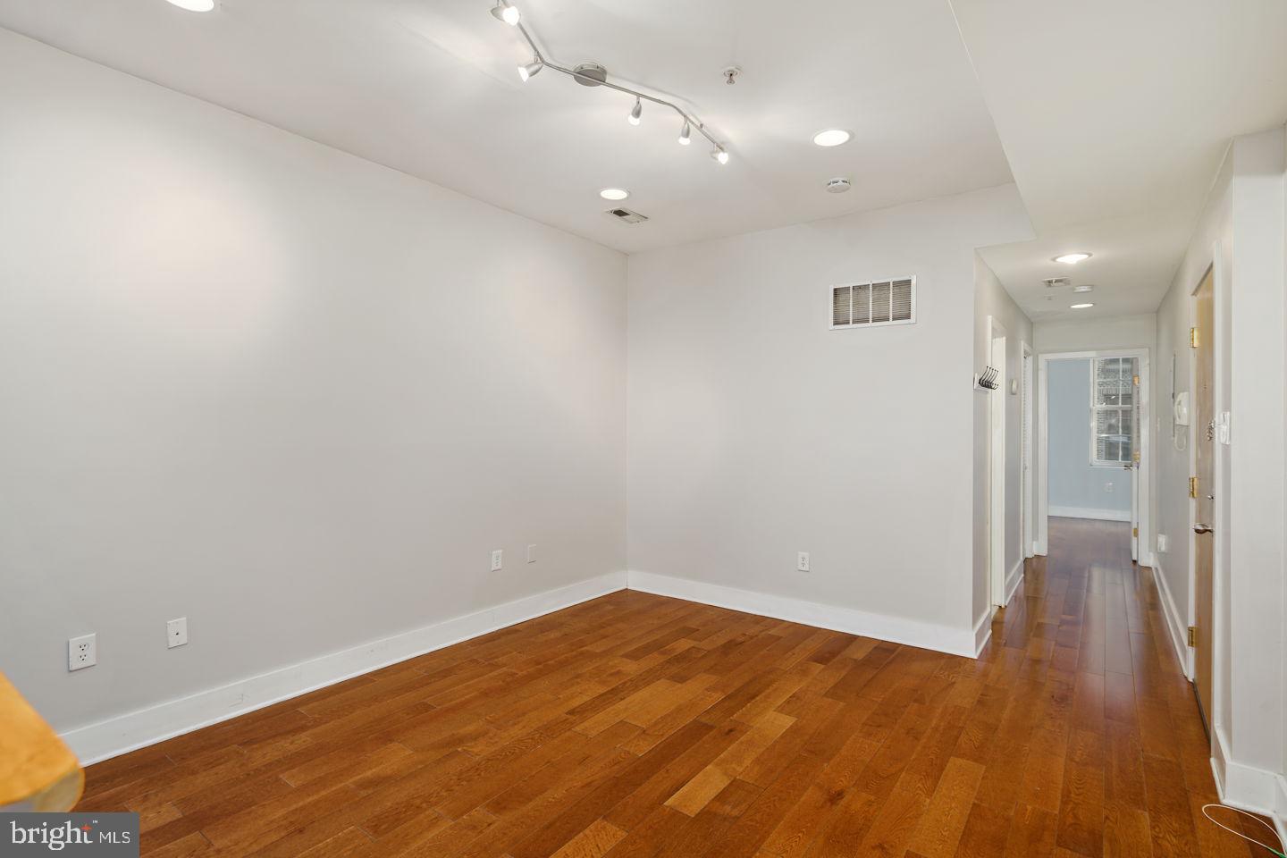 1641 CHRISTIAN ST #2