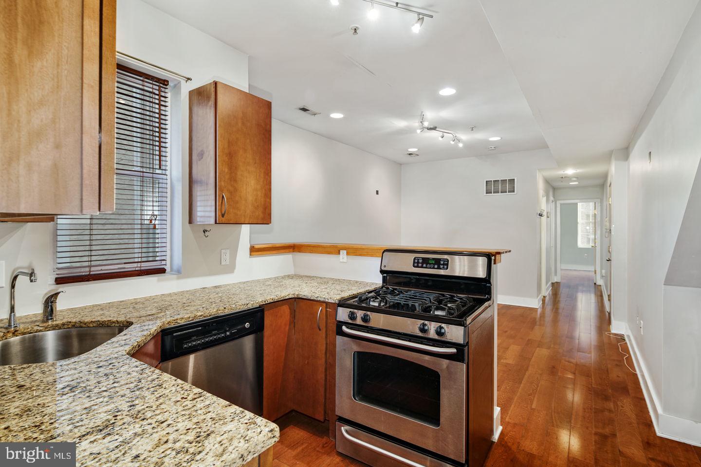 1641 CHRISTIAN ST #2