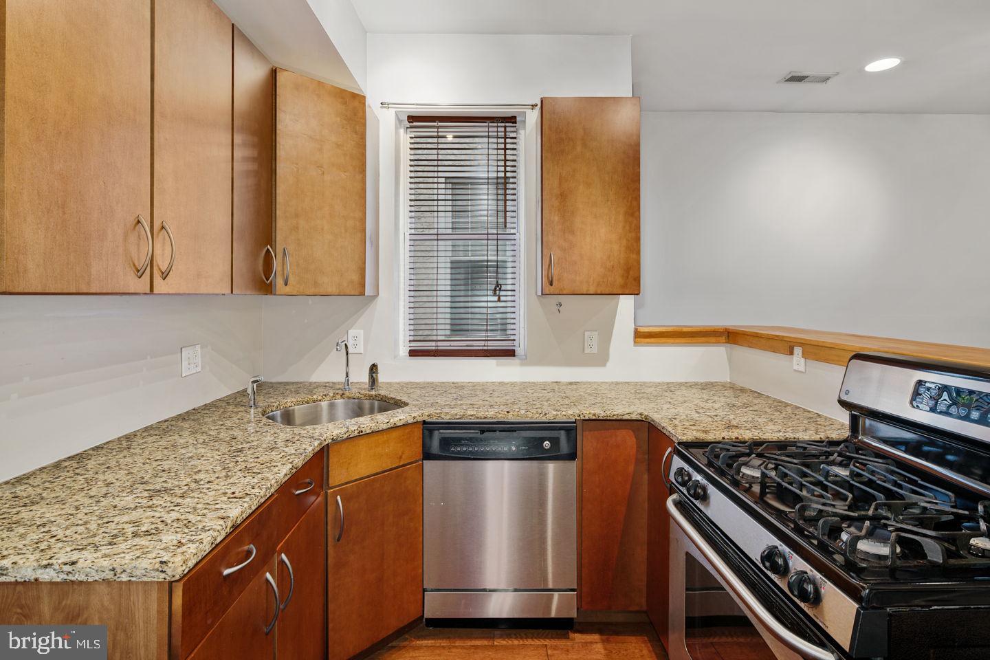 1641 CHRISTIAN ST #2