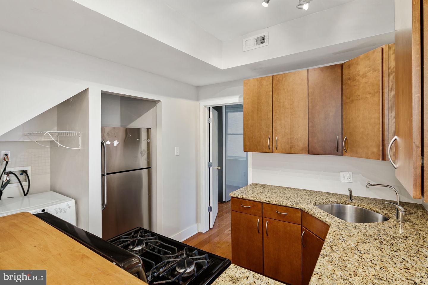 1641 CHRISTIAN ST #2
