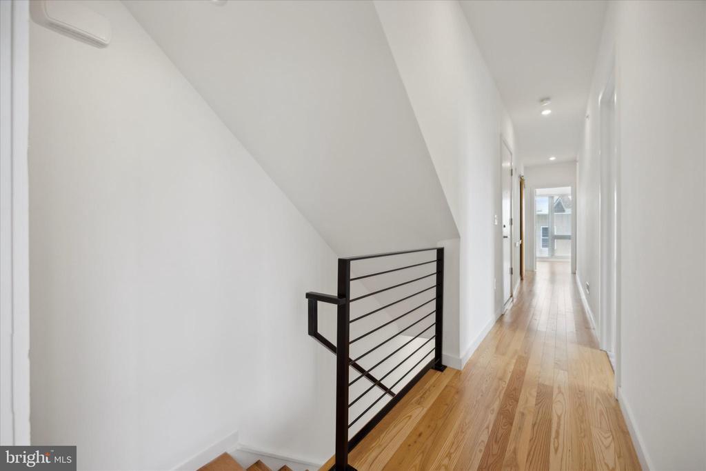 3200 SUMMER STREET Unit: 3