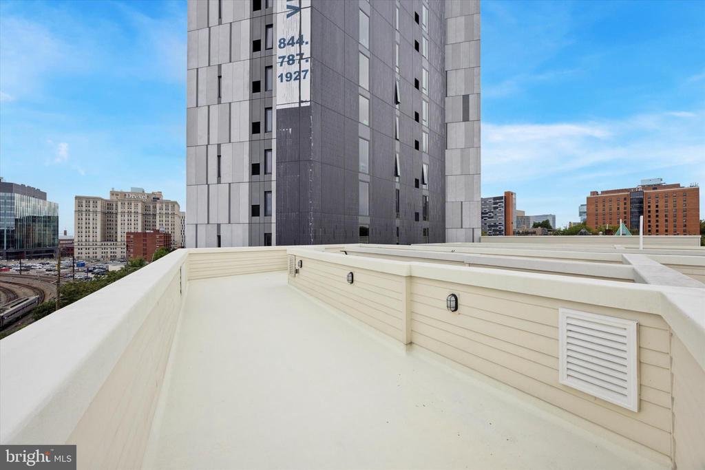 3200 SUMMER STREET Unit: 3