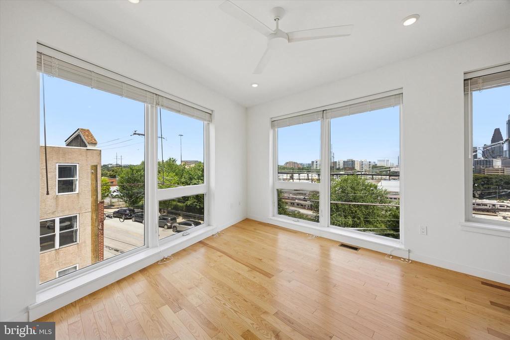 3200 SUMMER STREET Unit: 3