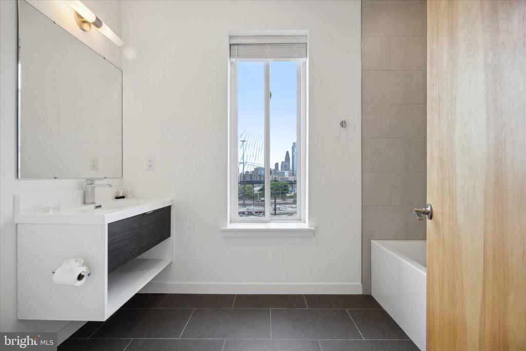 3200 SUMMER STREET Unit: 3