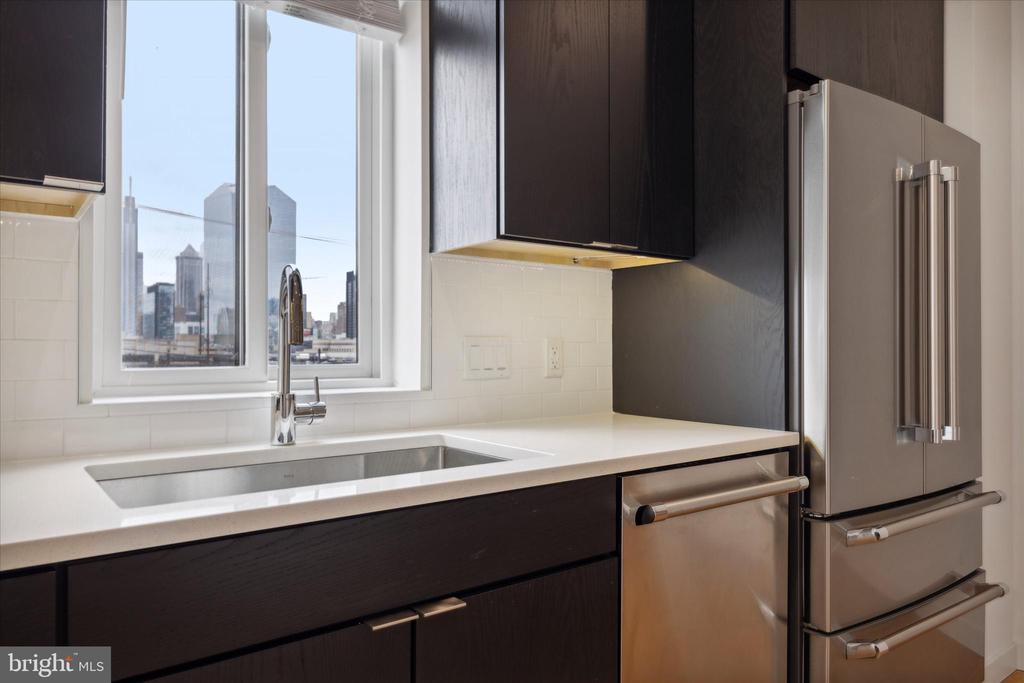 3200 SUMMER STREET Unit: 3