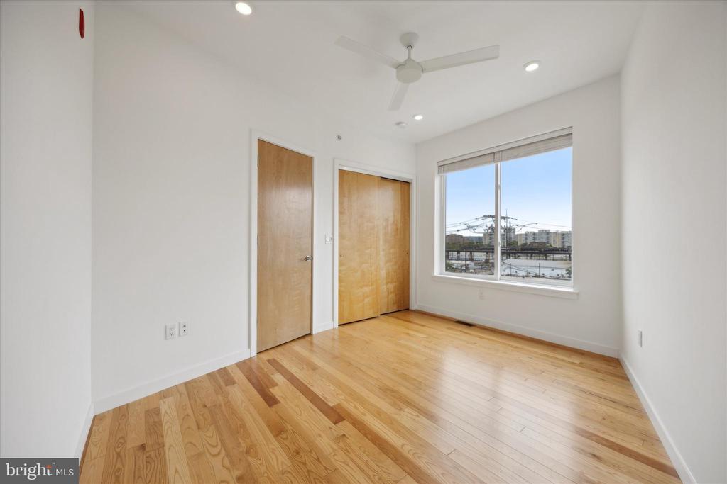 3200 SUMMER STREET Unit: 3
