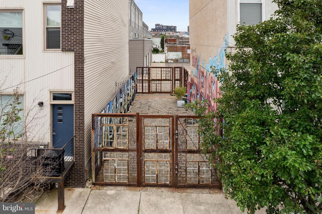 138 W MASTER STREET