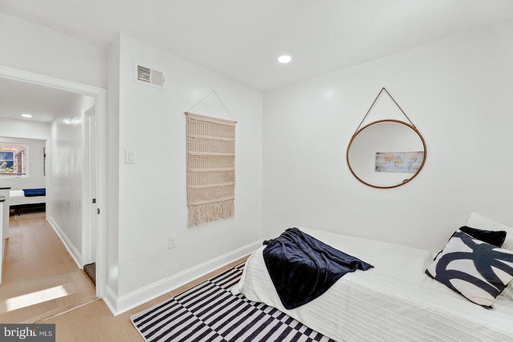 1316 S 6TH STREET