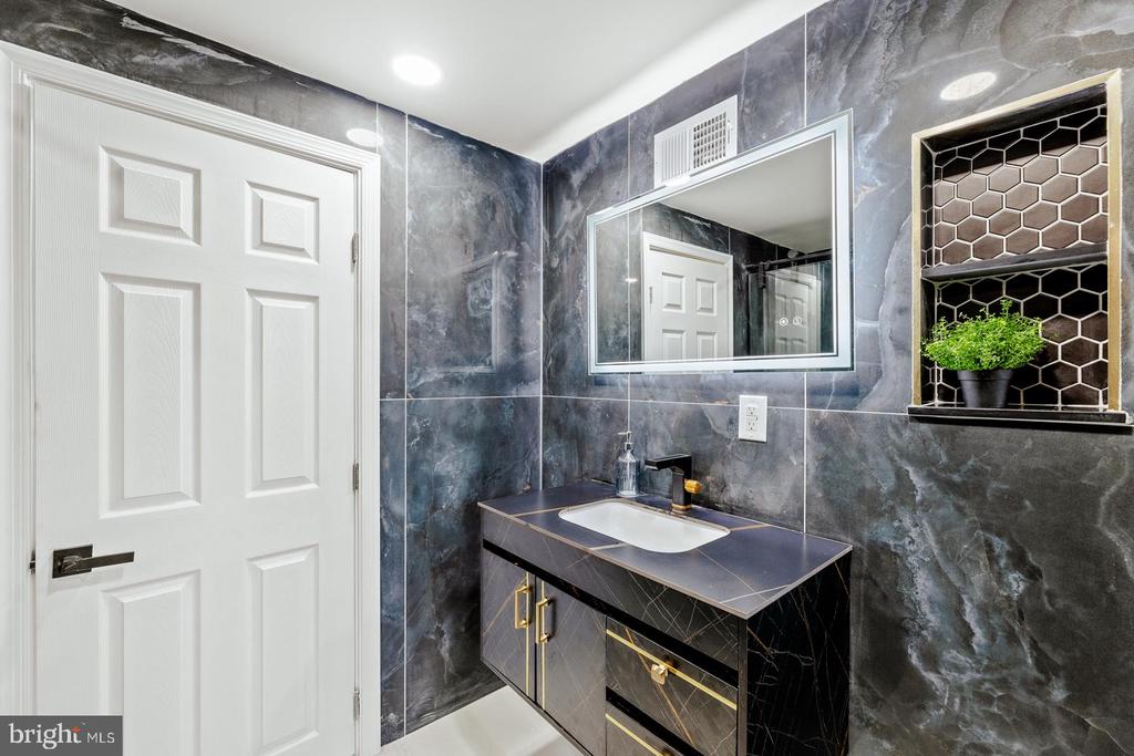 1316 S 6TH STREET