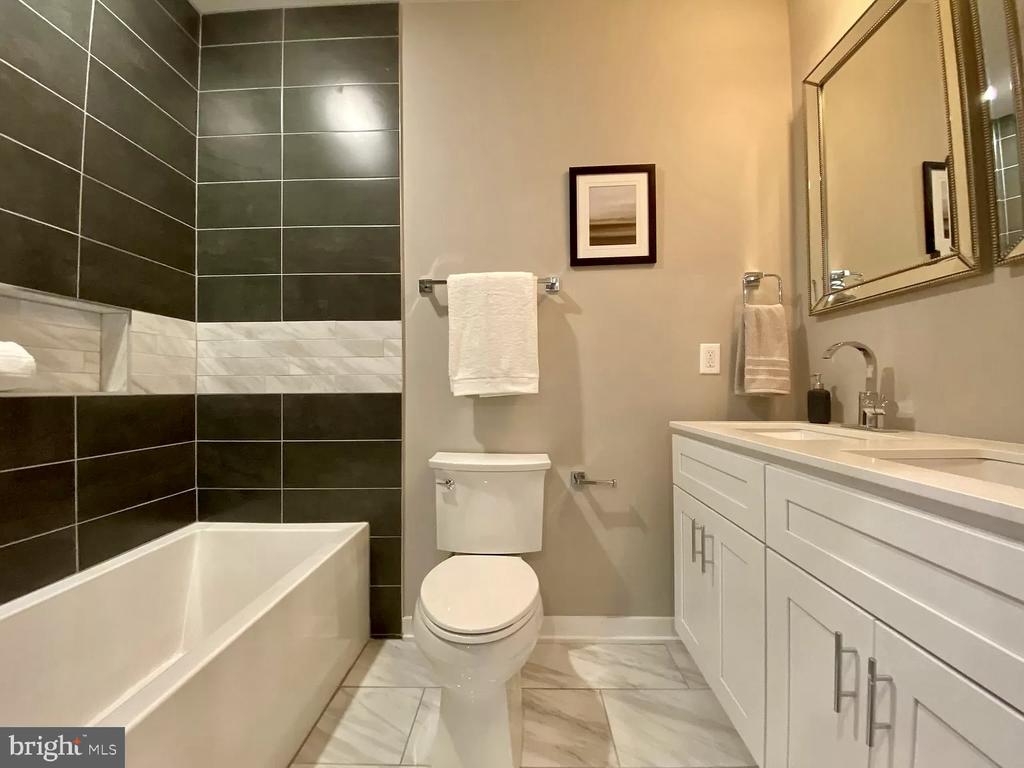 765 N UBER STREET Unit: 1