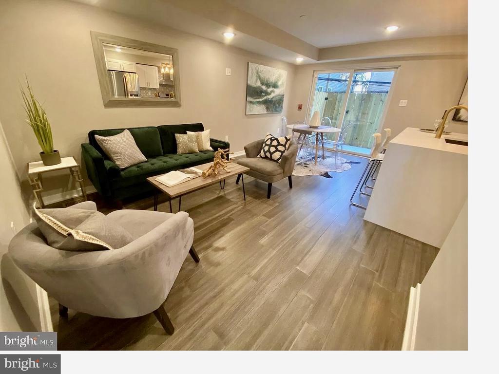 765 N UBER STREET Unit: 1