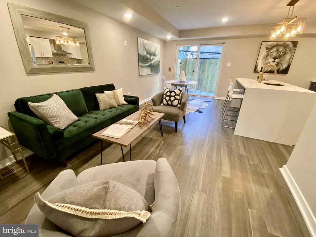 765 N UBER STREET Unit: 1